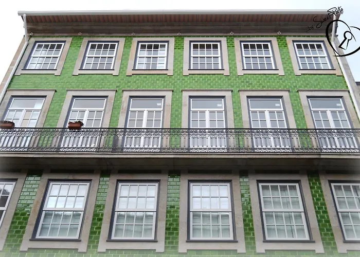 Flores Street Apartments